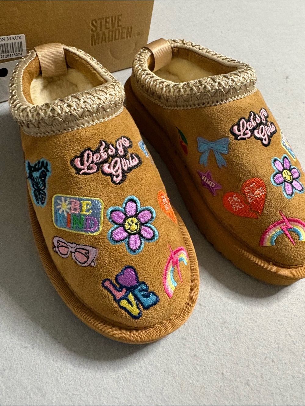 NWT Steve Madden Girls' Mads Slipper Tan Embroidered Cozy Slippers Sz 13